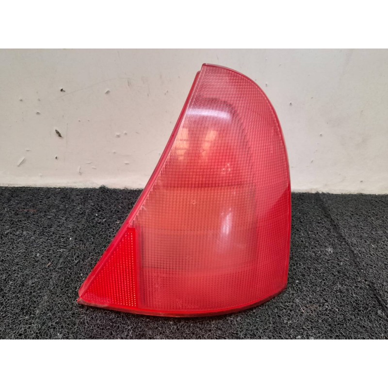 Recambio de piloto trasero derecho para renault clio ii fase i (b/cbo) 1.2 rn b/cboa/f referencia OEM IAM