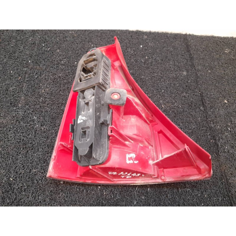 Recambio de piloto trasero derecho para renault clio ii fase i (b/cbo) 1.2 rn b/cboa/f referencia OEM IAM 2