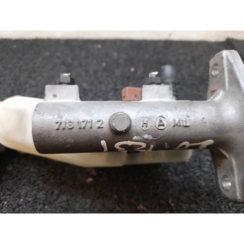 Recambio de bomba freno para hyundai i20 classic referencia OEM IAM 7181712 - Negro 2
