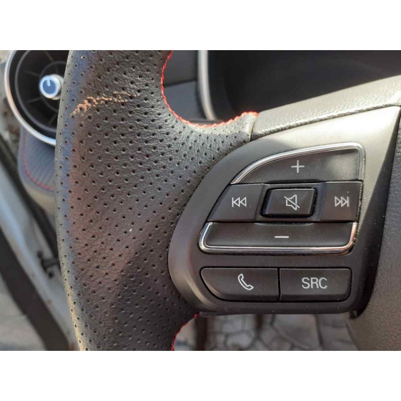 Recambio de volante para mg zs luxury referencia OEM IAM - Blanco 2