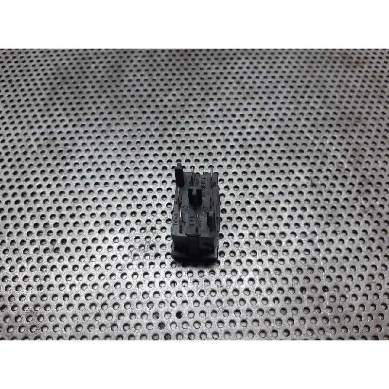 Recambio de mando elevalunas delantero izquierdo para volkswagen polo berlina (6n1) air referencia OEM IAM - Blanco 2