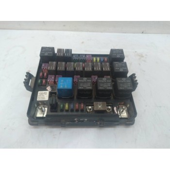 CAJA RELES / FUSIBLES T250P03 06I27M AK6404