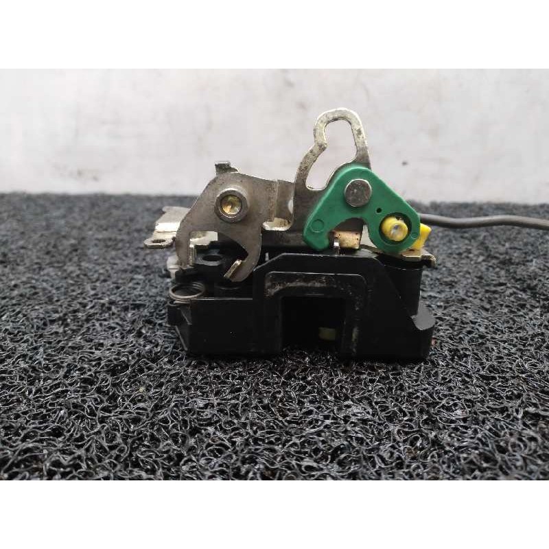 Recambio de cerradura puerta delantera derecha para nissan atleon 110 referencia OEM IAM   
