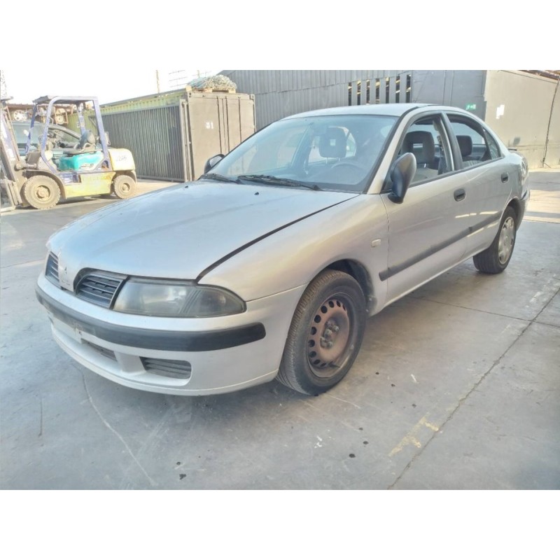 mitsubishi carisma berlina 5 (da0) del año 2003