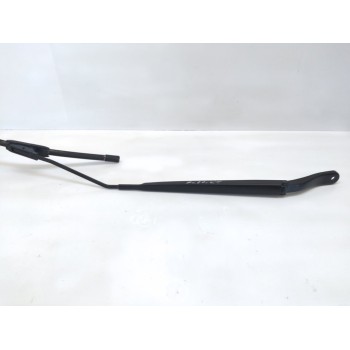 BRAZO LIMPIA DELANTERO DERECHO 