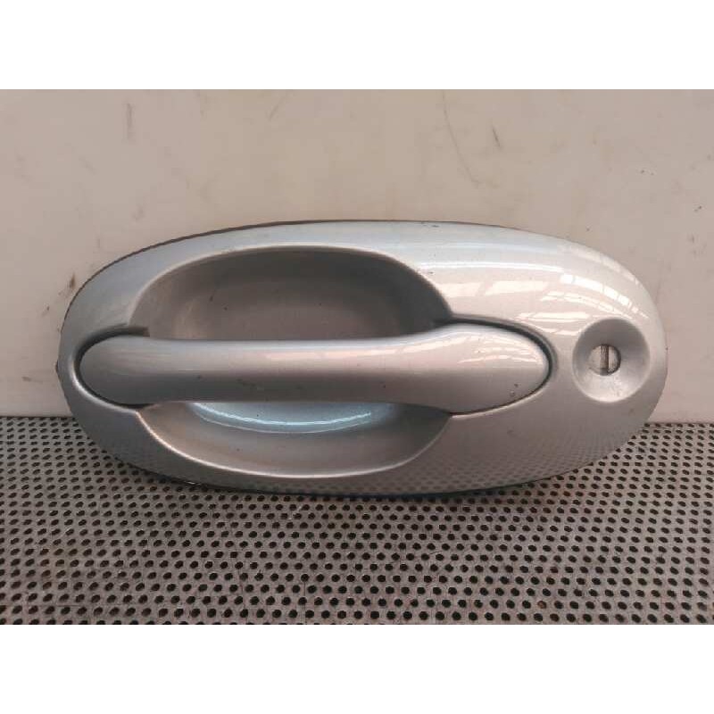 Recambio de maneta exterior delantera derecha para kia carnival ii 2.9 cdri ex referencia OEM IAM   