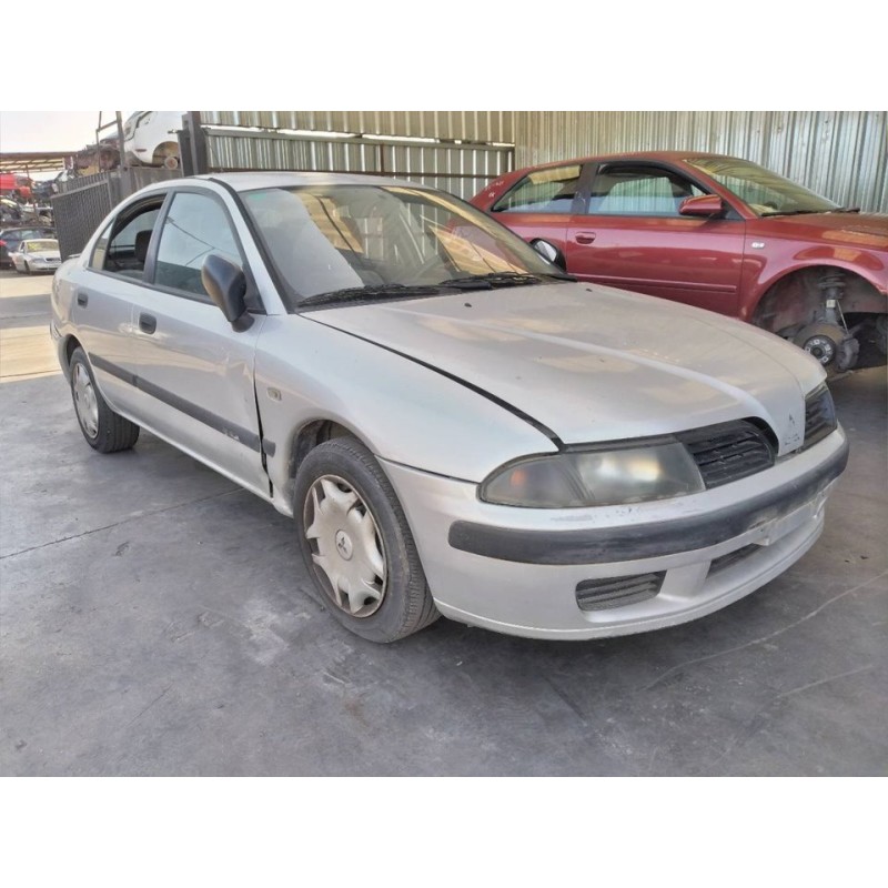 mitsubishi carisma berlina 5 (da0) del año 2003