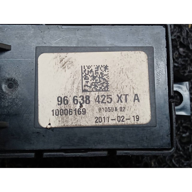 Recambio de warning para peugeot 3008 sport pack referencia OEM IAM 96638425XT 4