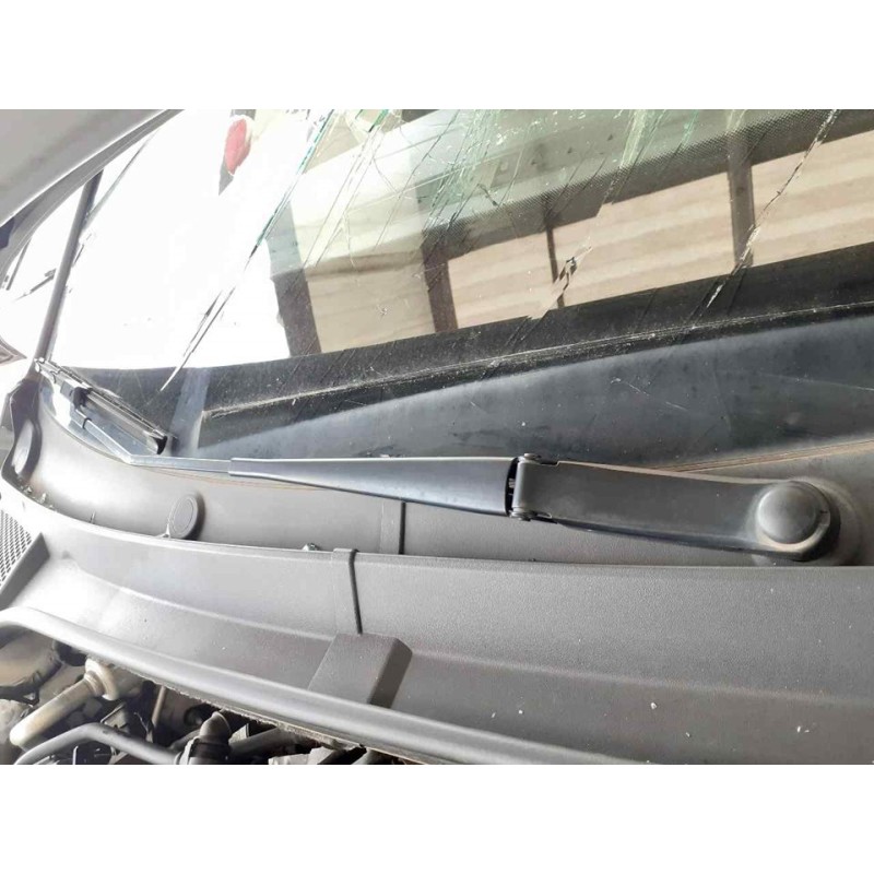Recambio de brazo limpia delantero derecho para seat arona xcellence edition referencia OEM IAM - Blanco 2