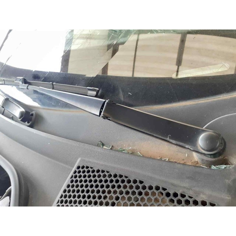 Recambio de brazo limpia delantero izquierdo para seat arona xcellence edition referencia OEM IAM   