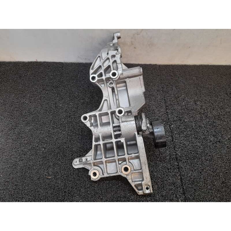 Recambio de soporte alternador para seat ibiza (6j5) copa referencia OEM IAM 03L903143Q - Negro 3