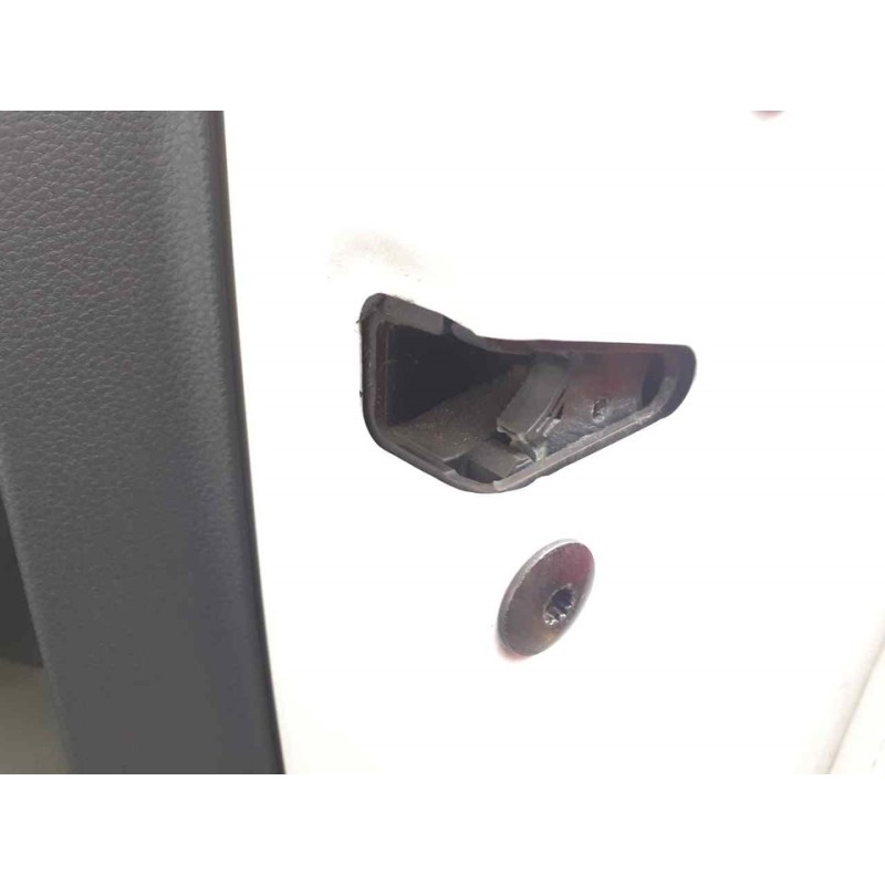 Recambio de cerradura puerta trasera derecha para seat arona xcellence edition referencia OEM IAM - Blanco 2