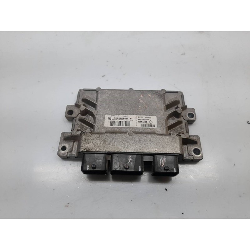 Recambio de centralita motor uce para dacia sandero laureate referencia OEM IAM 8201117953 S120205102A 8201082039