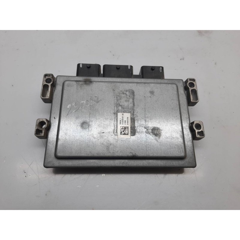 Recambio de centralita motor uce para dacia sandero laureate referencia OEM IAM 8201117953 S120205102A 8201082039 - Blanco 3