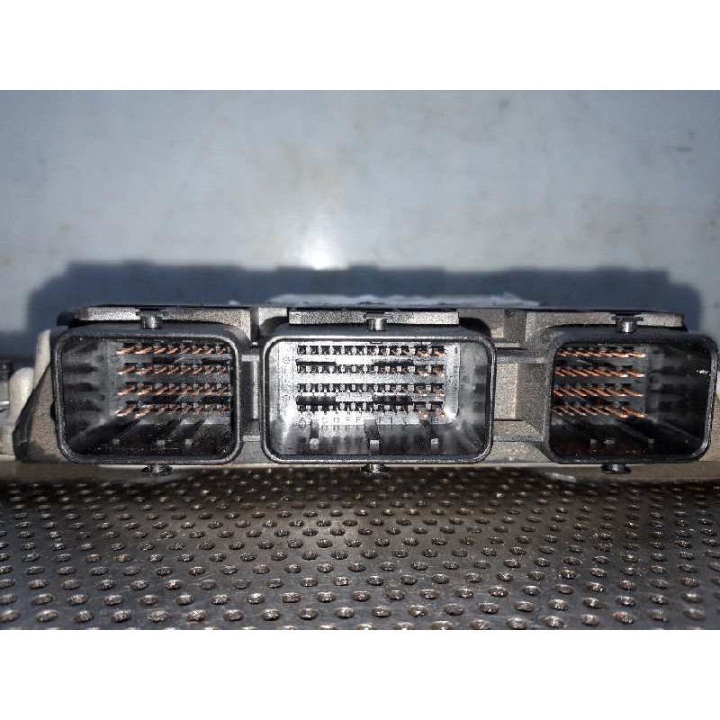 Recambio de centralita motor uce para citroën c4 berlina collection referencia OEM IAM 0281011863 9661773380 BOSCH 2