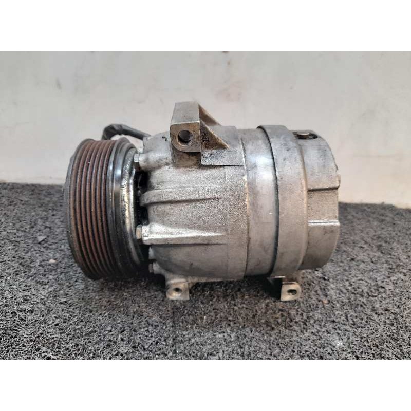 Recambio de compresor aire acondicionado para nissan interstar mod. 04 (x70) caja cerrada, l 1 h 2, techo referencia OEM IAM 820 - Blanco