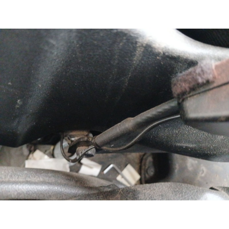 Recambio de enganche cinturon delantero izquierdo para iveco daily furgón fg h2 33 s ... v batalla 3520 l referencia OEM IAM - Blanco 2
