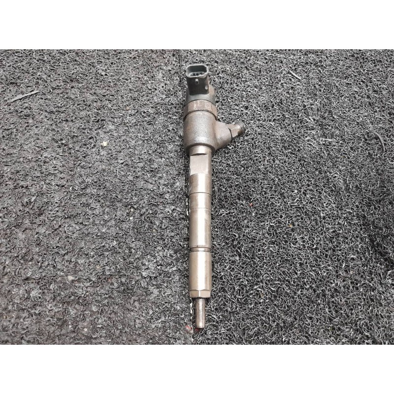 Recambio de inyector para opel corsa c essentia referencia OEM IAM 0445110083  