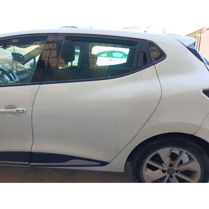 Recambio de puerta trasera izquierda para renault clio iv (bh_) 1.5 dci 75 referencia OEM IAM   
