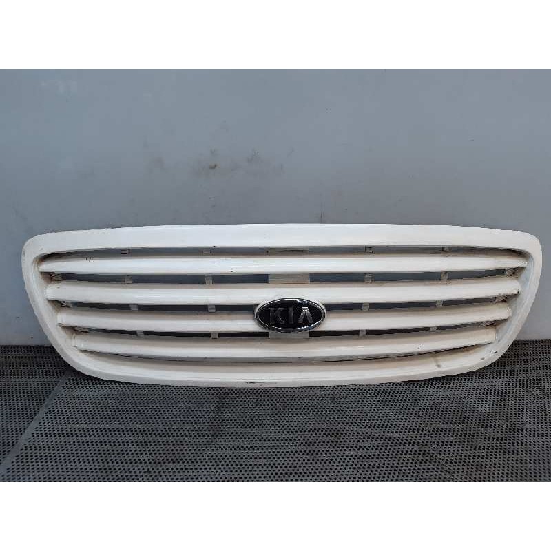 Recambio de rejilla delantera para kia carnival ii 2.9 cdri ex referencia OEM IAM   