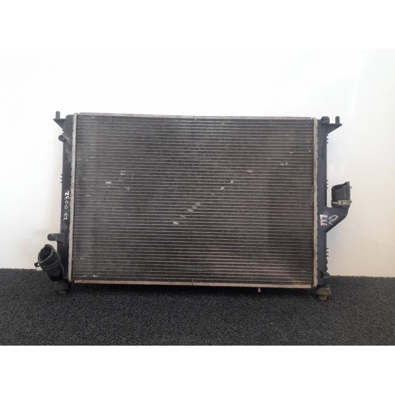 Recambio de radiador agua para dacia sandero laureate referencia OEM IAM 8200735039  