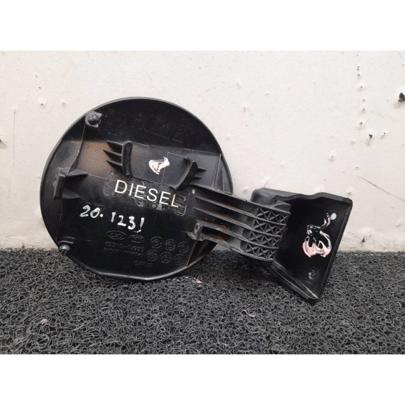 Recambio de tapa exterior combustible para hyundai i20 classic referencia OEM IAM 695101J000 - Negro 2
