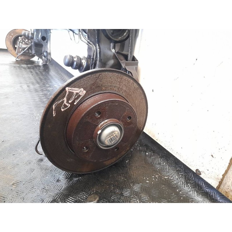 Recambio de puente trasero para peugeot 207 x-line referencia OEM IAM - Rojo 4