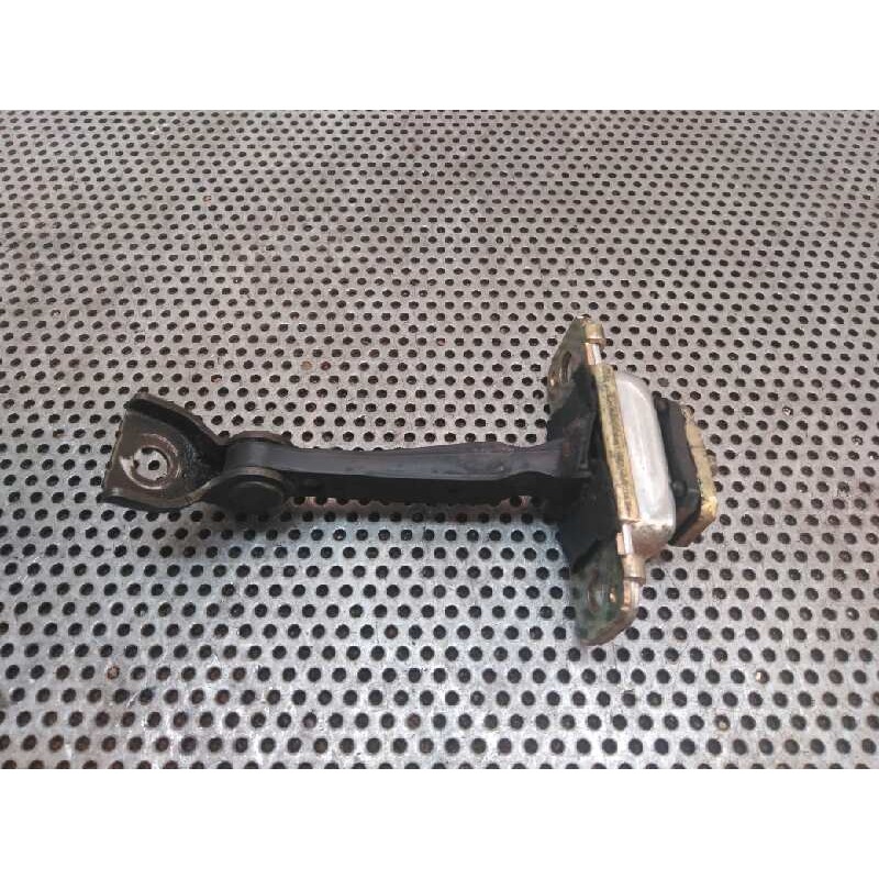 Recambio de retenedor puerta delantera izquierda para kia carnival ii 2.9 cdri ex referencia OEM IAM   