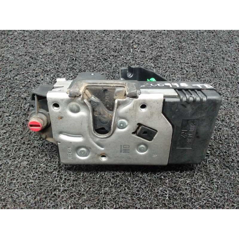 Recambio de cerradura puerta trasera derecha para opel vectra b berlina elegance referencia OEM IAM   