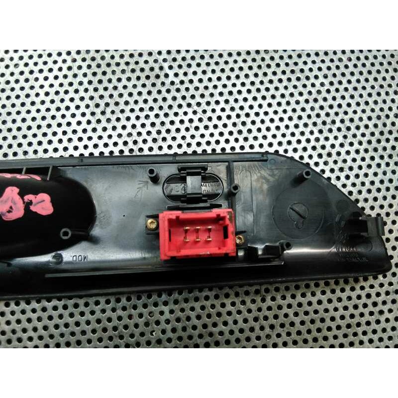 Recambio de mando elevalunas delantero derecho para renault laguna (b56) 2.2 d rxe referencia OEM IAM - Blanco 2