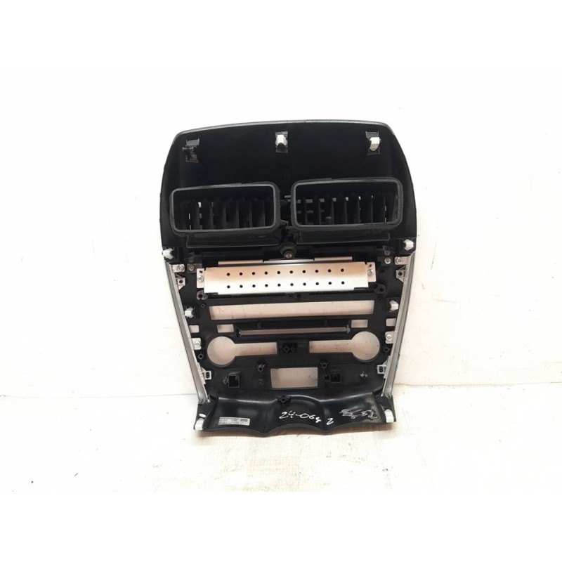 Recambio de consola central para mitsubishi asx (ga0w) challenge 2wd referencia OEM IAM 8002A920HA - Blanco 3