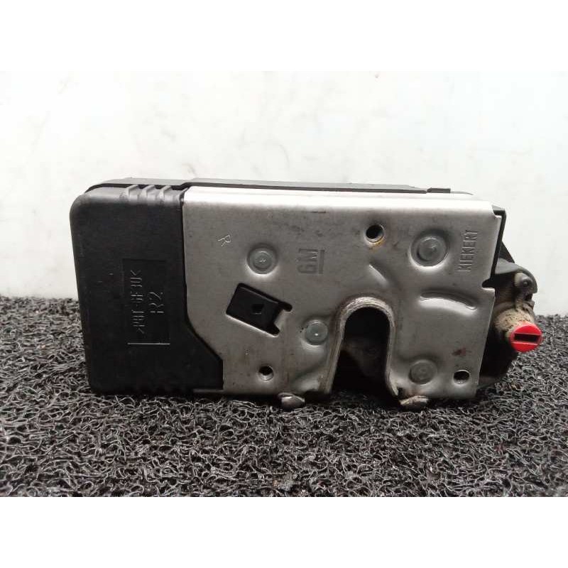 Recambio de cerradura puerta trasera derecha para opel vectra b berlina elegance referencia OEM IAM 4
