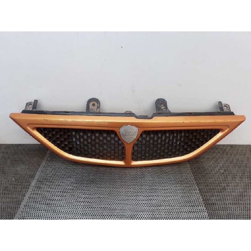 Recambio de rejilla delantera para lancia lancia y 1.1 cat referencia OEM IAM 4