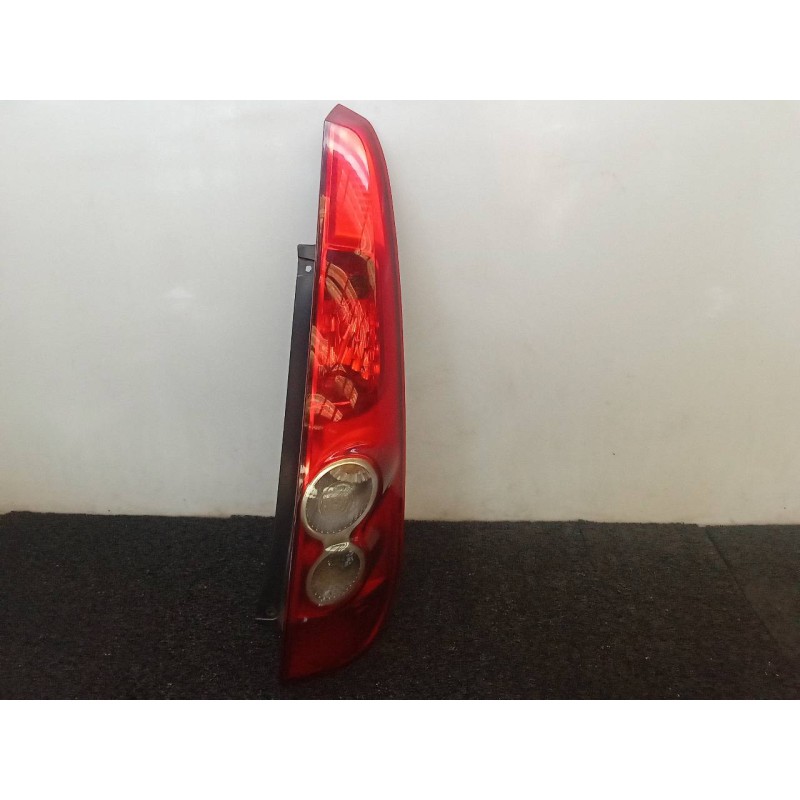 Recambio de piloto trasero derecho para ford fiesta (cbk) ghia referencia OEM IAM   