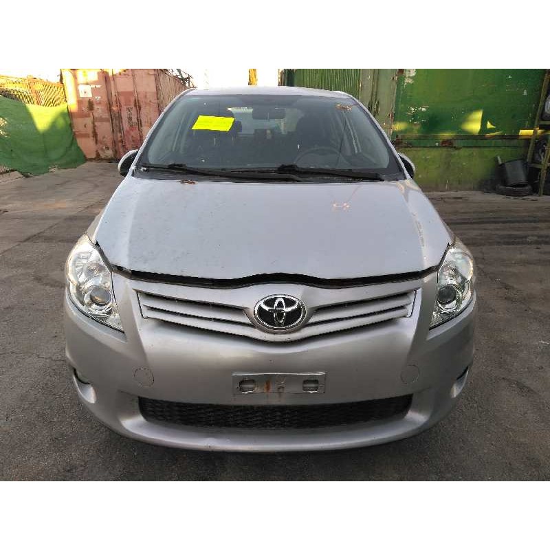 toyota auris del año 2010