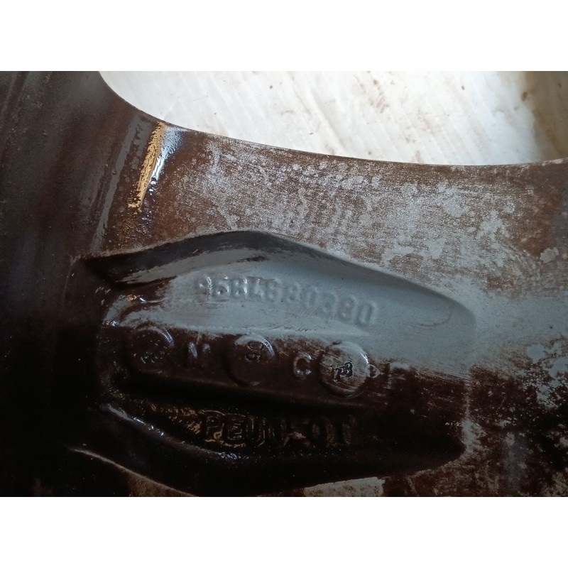 Recambio de llanta para peugeot 3008 allure referencia OEM IAM 9684880380 - Gris 4