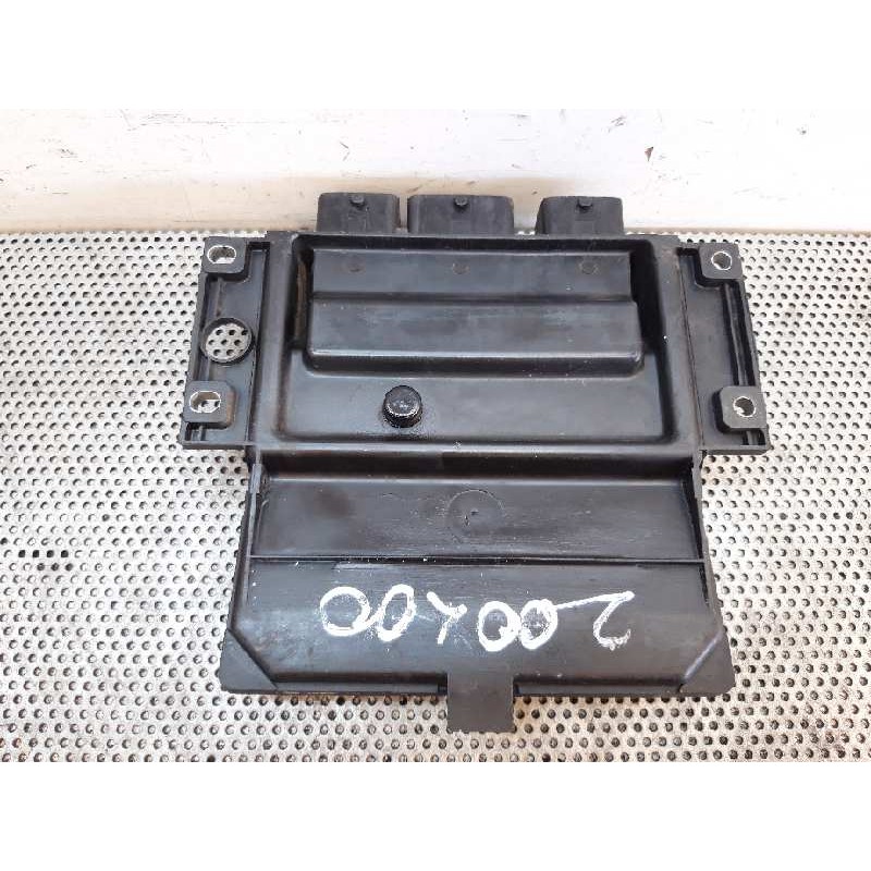 Recambio de centralita motor uce para renault clio iii style referencia OEM IAM 8200911560 8200619409 2