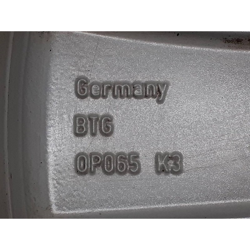 Recambio de llanta para opel insignia berlina excellence referencia OEM IAM 0P065K3 2