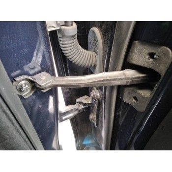 RETENEDOR PUERTA TRASERA DERECHA 