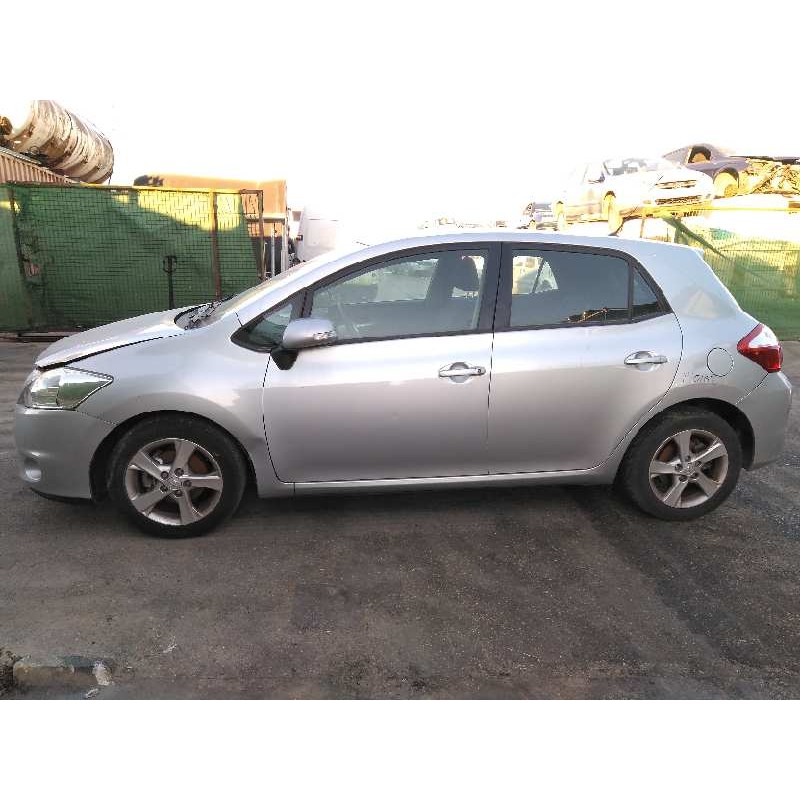 toyota auris del año 2010