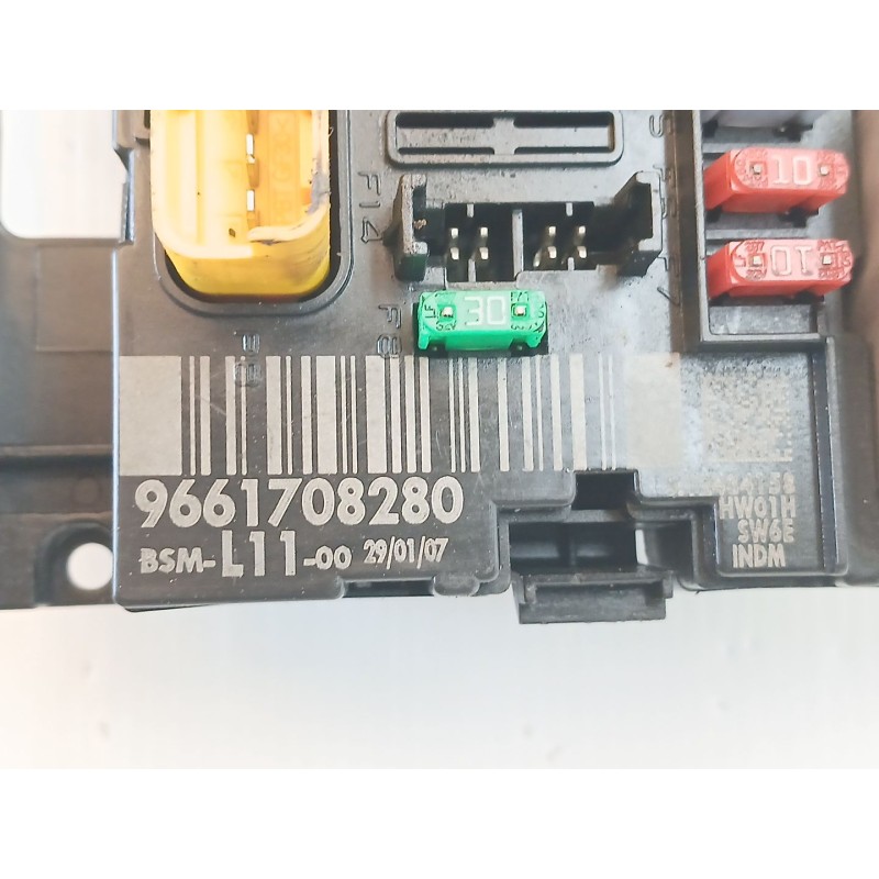Recambio de caja reles / fusibles para peugeot 207 x-line referencia OEM IAM 9661708280 - Negro 2
