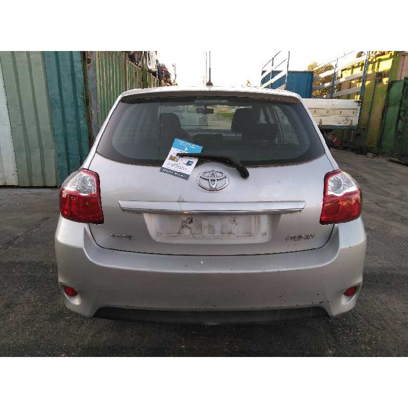 toyota auris del año 2010