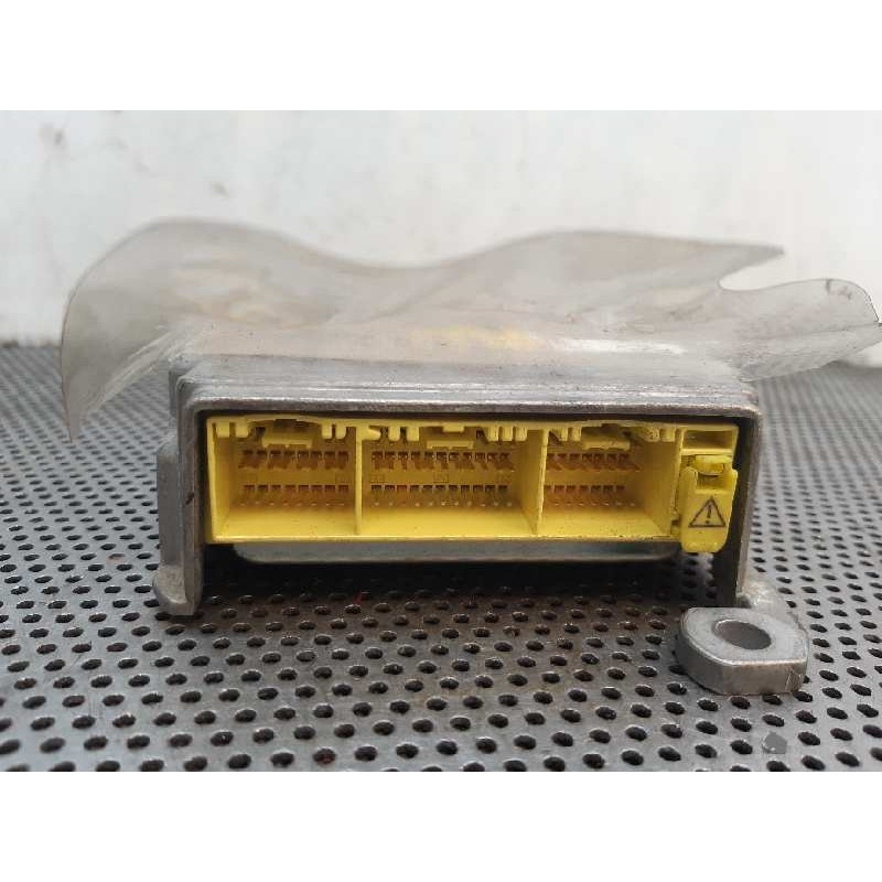 Recambio de centralita airbag para toyota avensis berlina (t25) 2.2 d-4d executive sedán (4-ptas.) referencia OEM IAM 215767102 - Gris 3