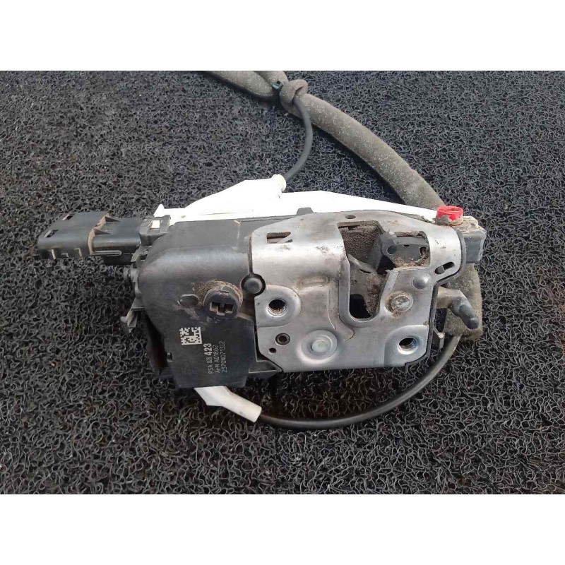 Recambio de cerradura puerta lateral derecha para citroën berlingo station wagon x referencia OEM IAM 828423  