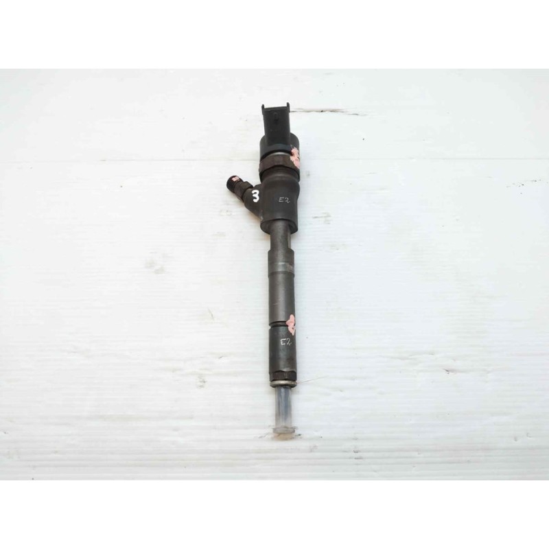 Recambio de inyector para toyota corolla (e12) 1.4 d-4d luna compact referencia OEM IAM 0445110221 2367033040 BOSCH - Rojo