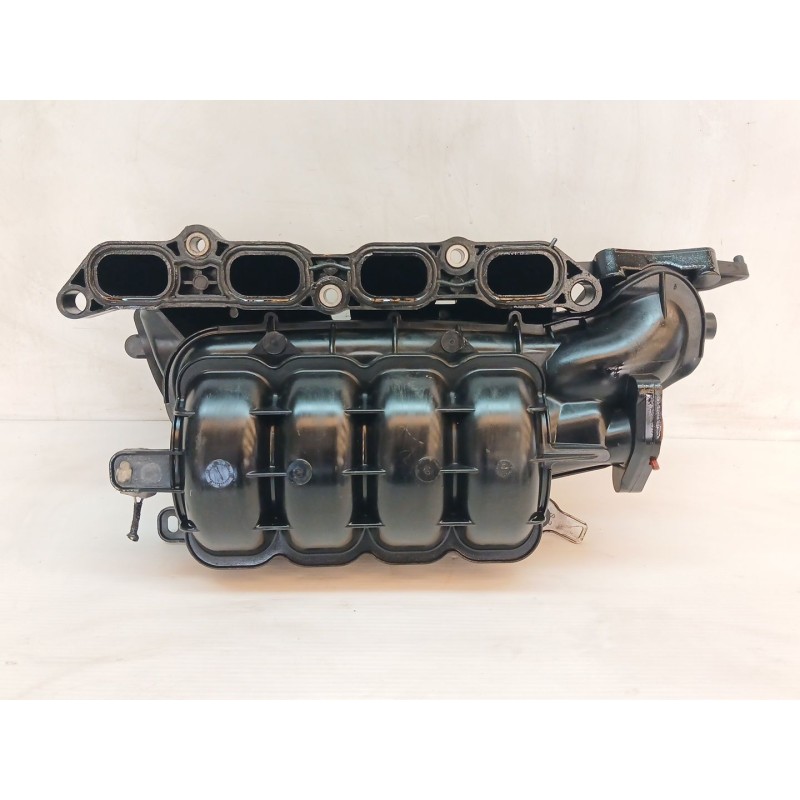 Recambio de colector admision para toyota yaris ts referencia OEM IAM 1712047010 - Negro 3