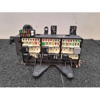CAJA RELES / FUSIBLES GX7314A067DB P00146530B 