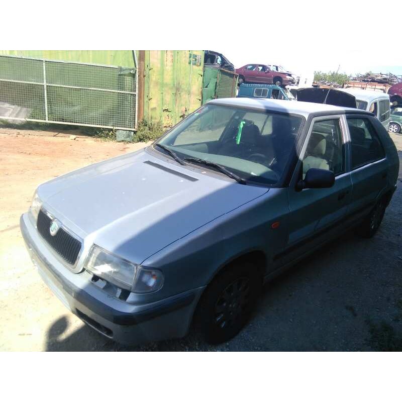 skoda felicia berlina ( 791) del año 2000