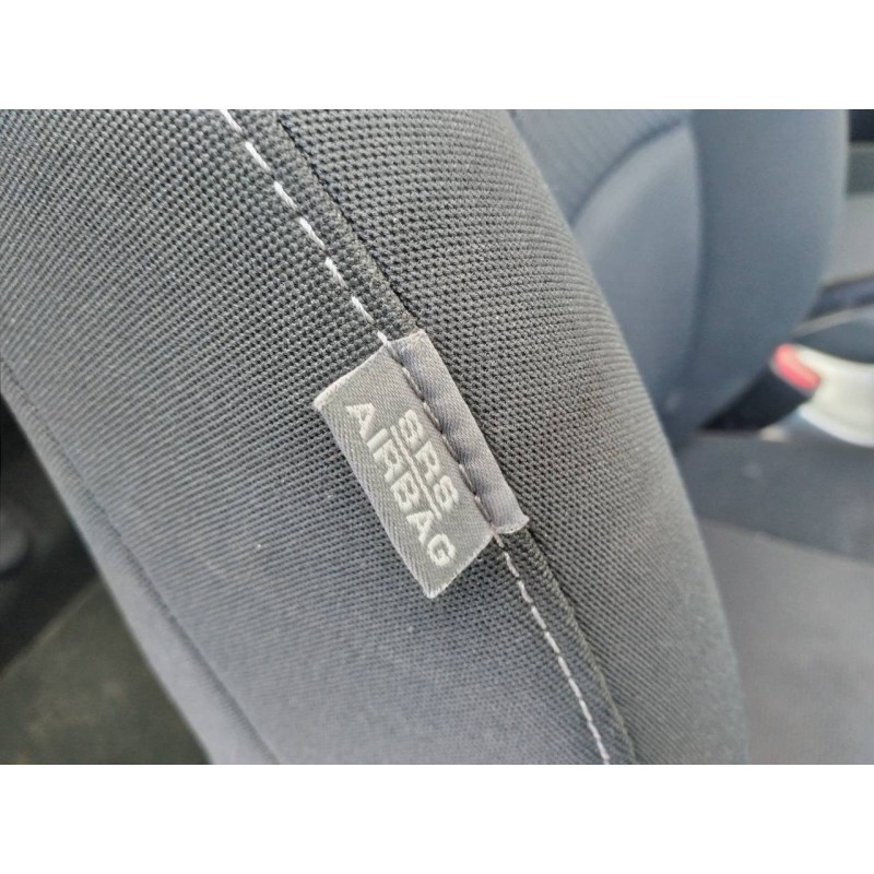 Recambio de asiento delantero derecho para toyota auris active referencia OEM IAM - Blanco 2