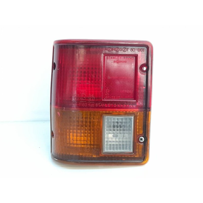 Recambio de piloto trasero izquierdo para mitsubishi pajero 2.5 td referencia OEM IAM  121732 